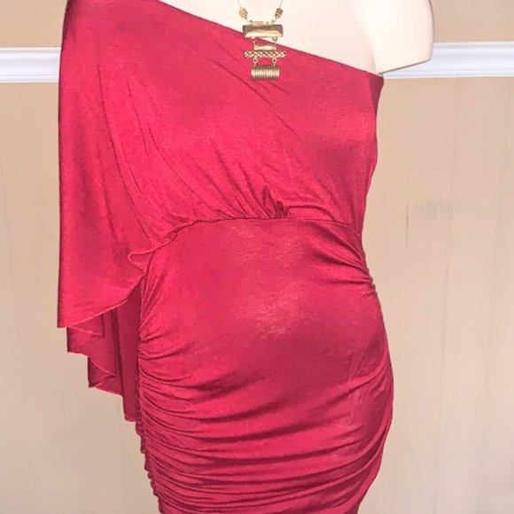 Red off the shoulder dress - Picture 3 of 6